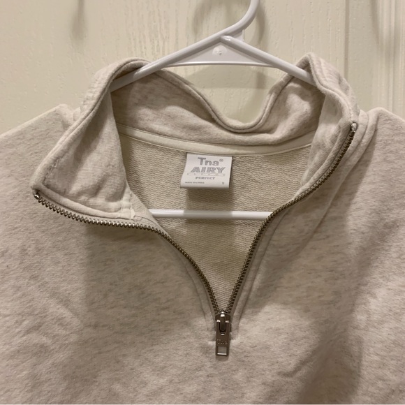 tna/aritzia airy cozy fleece 1/4 zip - Picture 2 of 6